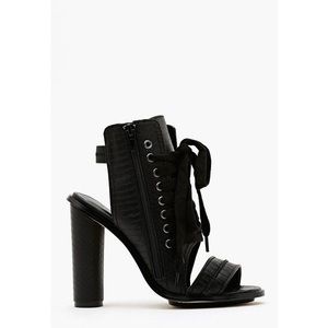 🌻🌻Shoe Cult Zuri Cutout Sandal Bootie